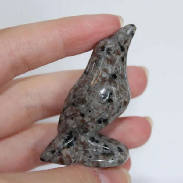 Yooperlite Crow Figurine UV Fluorescent Glowing Crystal Carving Healing Decor