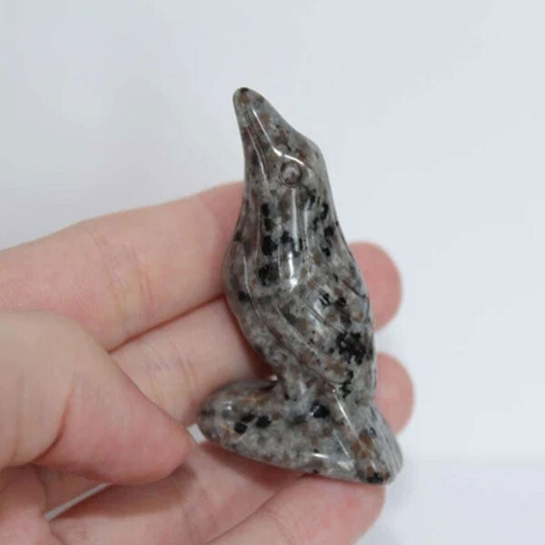 Yooperlite Crow Figurine UV Fluorescent Glowing Crystal Carving Healing Decor