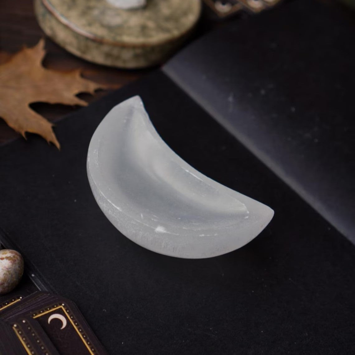 10cm Crescent Selenite Polished Charging Cleansing Degaussing Dish Offering Bowl