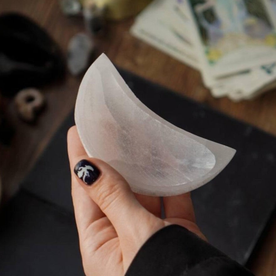 10cm Crescent Selenite Polished Charging Cleansing Degaussing Dish Offering Bowl