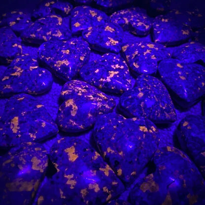 2" Heart Shape Emberlite UV Fluorescent Yooperlite Glowing Fire Rock Stone 1PCS