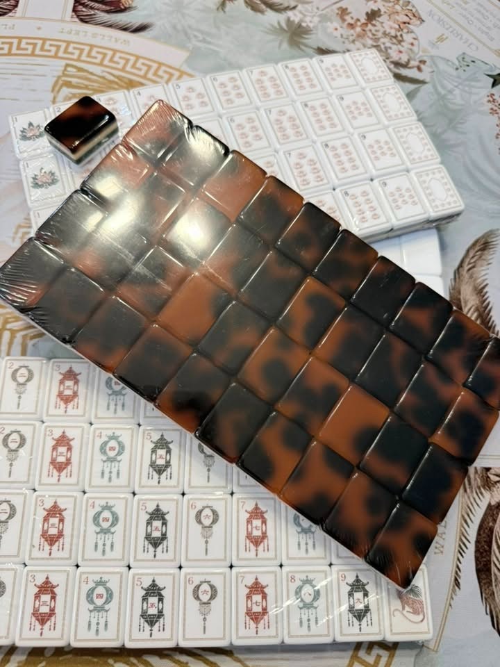 Engraved American Mahjong Tiles  set ,160 Mediterranean with Tortoise Shell