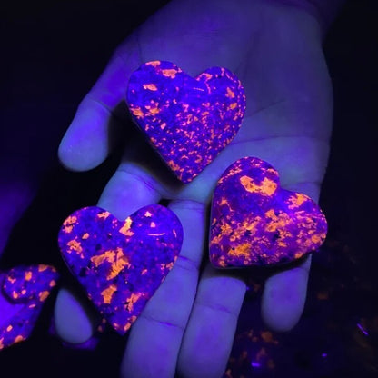 2" Heart Shape Emberlite UV Fluorescent Yooperlite Glowing Fire Rock Stone 1PCS