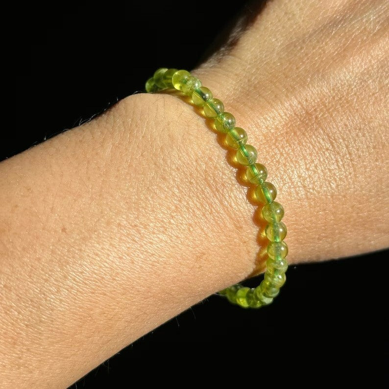 Natural Peridot 4mm Beaded Healing Women Men Green Crystal Bracelet Xmas Gifts