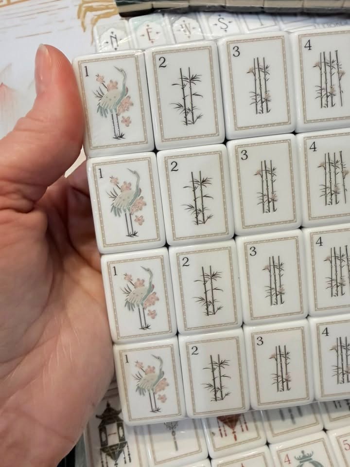 Engraved American Mahjong Tiles  set ,160 Mediterranean with Tortoise Shell