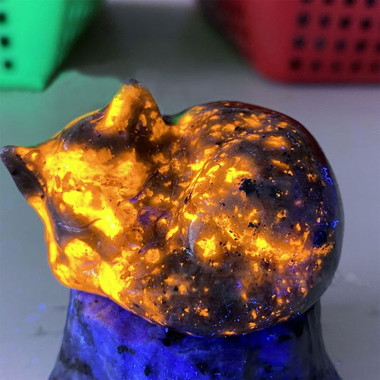 2" Emberlite Sleeping Cat Crystal Carving UV Glow Stone Yooperlite Cat Figurine