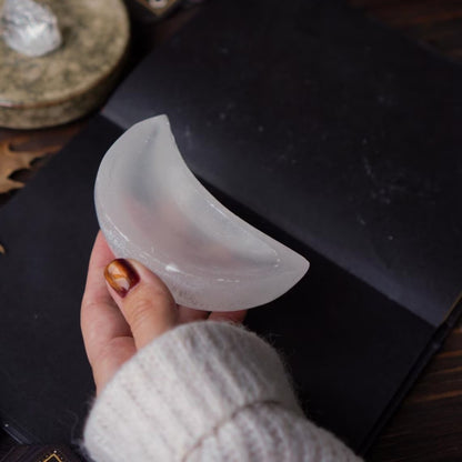 10cm Crescent Selenite Polished Charging Cleansing Degaussing Dish Offering Bowl