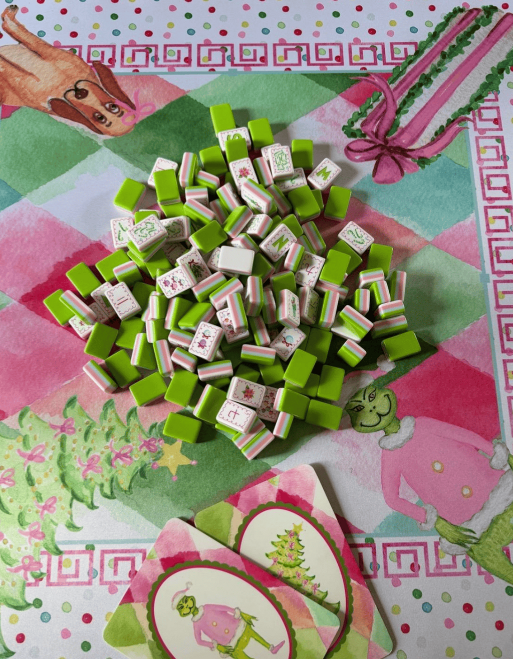 Engraved American Mahjong Tiles  set 160 Grinchmas Lime green and Mat included